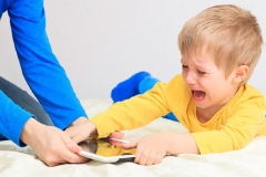 o-CHILD-ANGRY-COMPUTER-facebook-pic905-895x505-93400