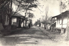 13х18..... Улица Войкова г.Рыбницы. Снимок начала 60х гг. ХХ века.